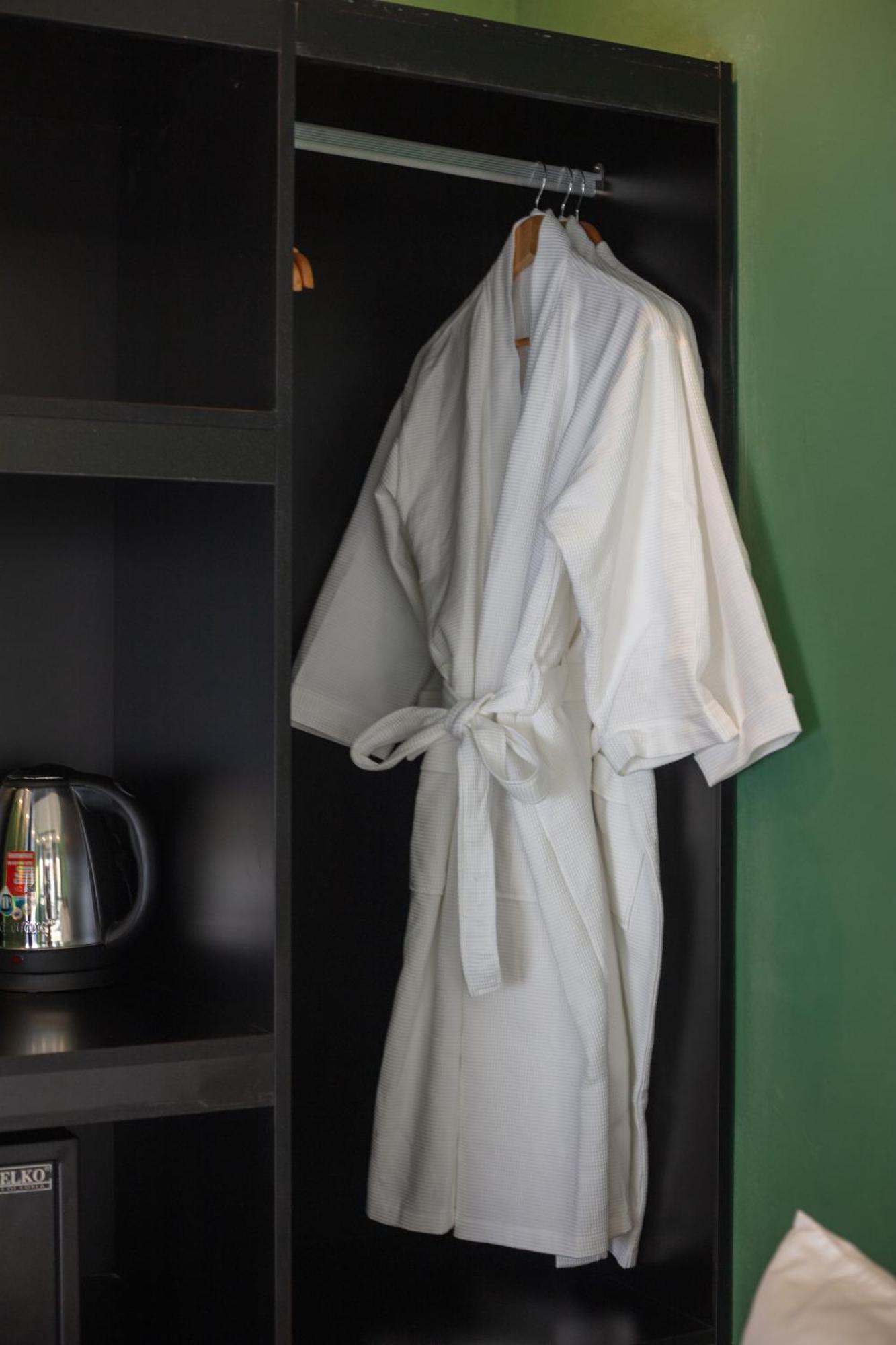 Madelise Adora Hotel & Travel ฮานอย ภายนอก รูปภาพ